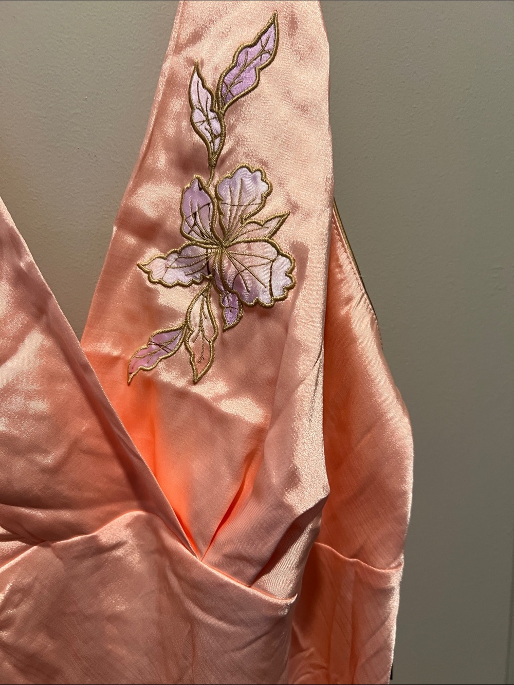 Jones New York Peach Satin V-Neck Midi Dress with Lavender Floral Embroidery - Picture 4 of 12